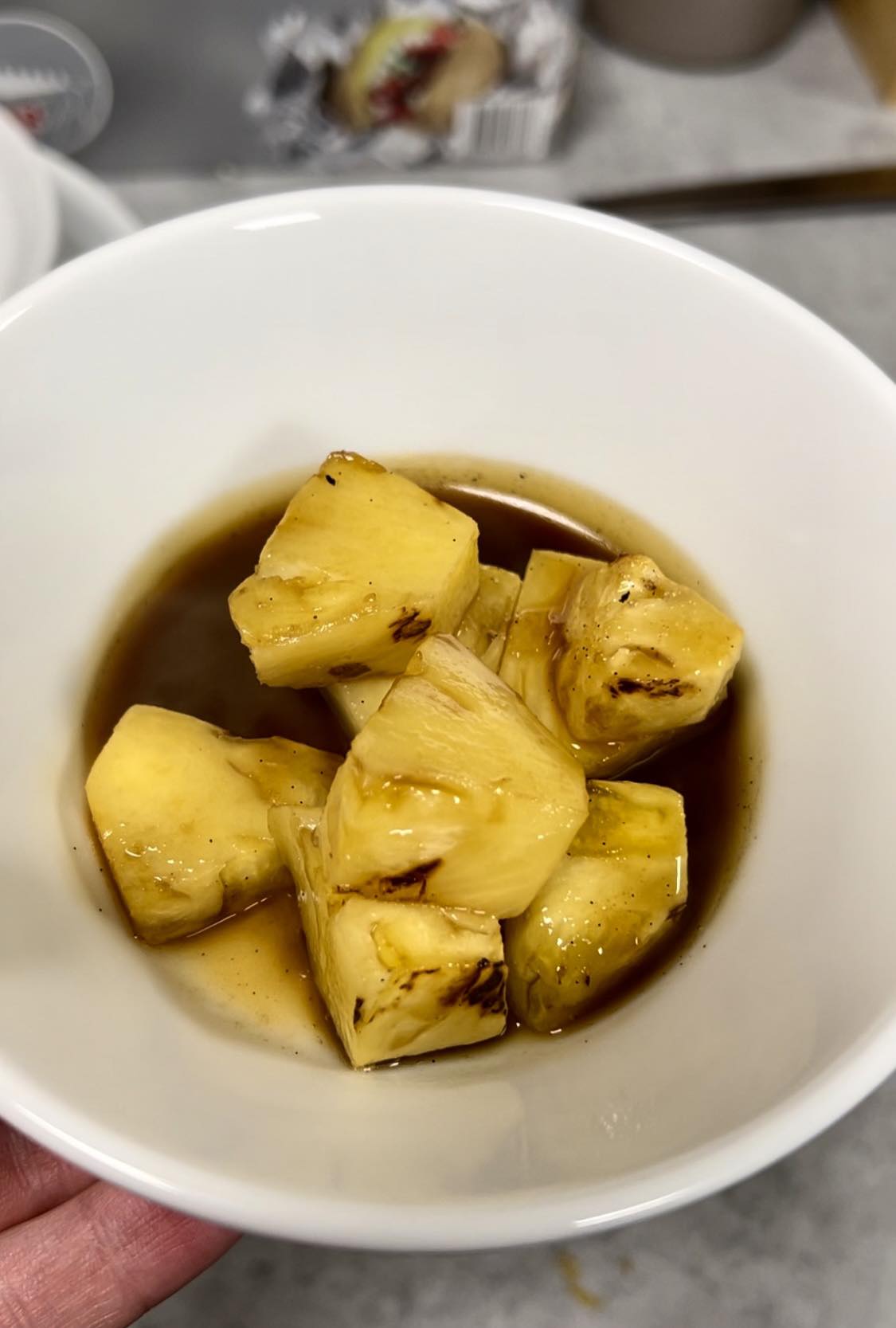 Ananas na grile - podavanie