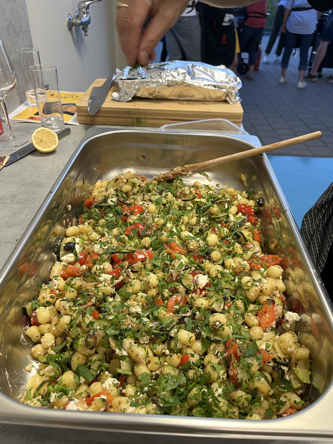 Grilované Gnocchi so zeleninou a fetou - hotové