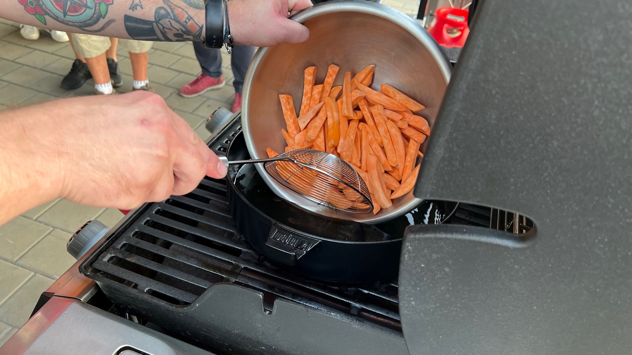 Dokonalé sladké zemiakové hranolky - pred smažením