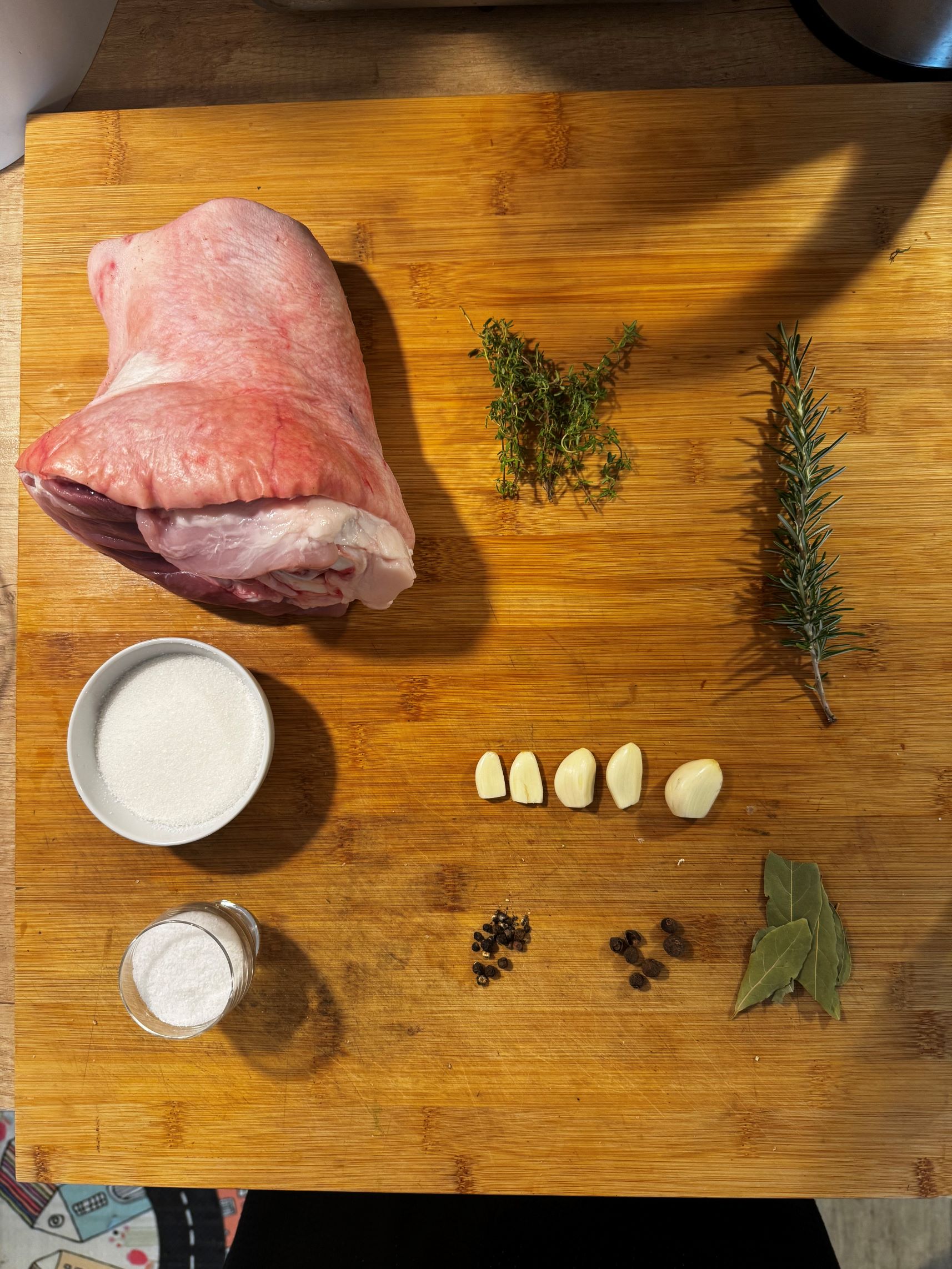 Grilovane veprove koleno s krupavou kuzickou - ingrediencie