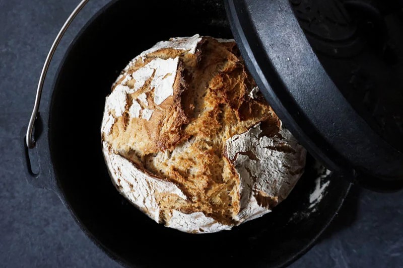 Petromax liatinový kotlík Dutch Oven bez nožičiek