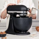 Kuchynský robot KitchenAid Artisan 5KSM156 - čierna liatina s keramickou misou