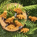 Nordic Ware forma na pečenie - 8 dinosaurov, 3 cup, modrá