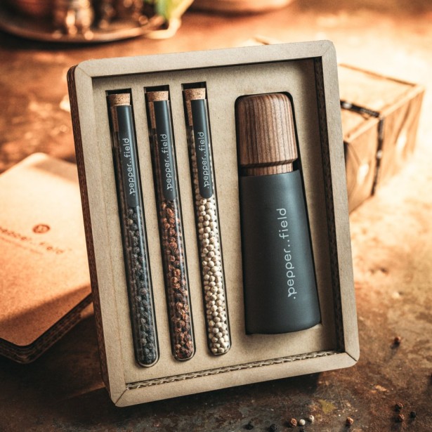 Dárková sada zkumavek kampotského pepře se skandinávským mlýnkem (3x12g)