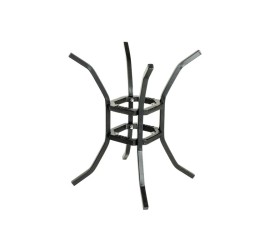 Lodge stojan na varenie s liatinovým riadom v otvorenom ohni